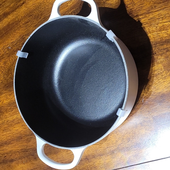 Le Creuset Lace Relief 7.8 inch cocette rondo - Picture 4 of 9